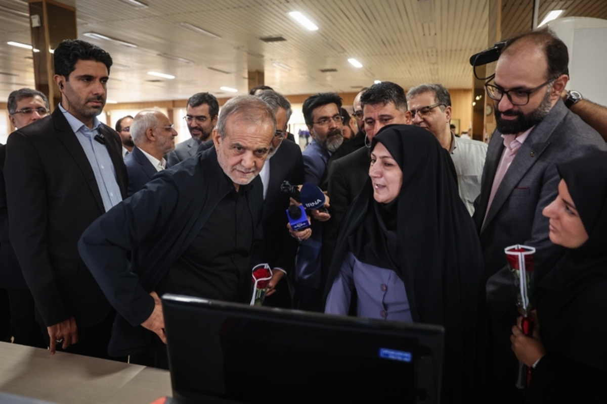 پزشکیان: همه برای سربلندی ایران ایستاده‌ایم