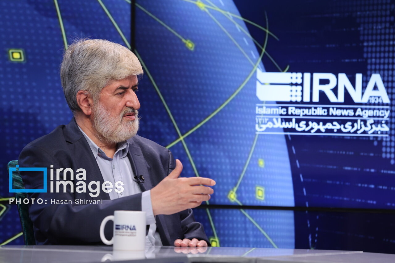 مطهری: اگر ضعف نشان دهیم برده آمریکا و اسرائیل می شویم/ دنیا از ایستادگی ایران در حیرت است