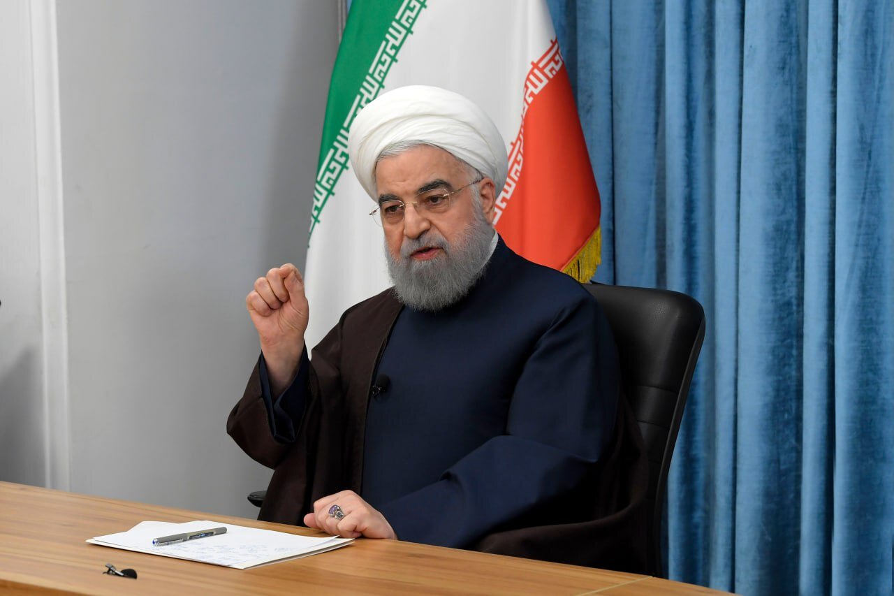تبریک رهبر شهید به پدر دکتر شریعتی به خاطر این کتاب/ خاطره روحانی از توصیه رهبر شهید به خواندن بینوایان/ رهبر شهید کدام کتاب را سه بار خوانده بودند؟
